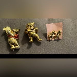 Vintage Winnie the Pooh brooches and earrings gold toned Disney